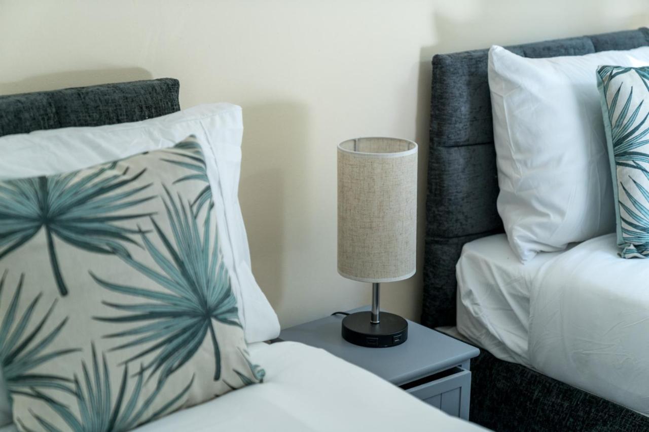 Redhill Surrey 2 Bedroom Pet Friendly Apartment By Sublime Stays Екстериор снимка