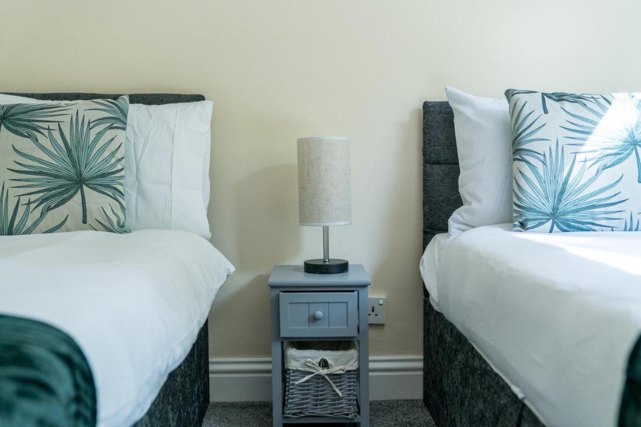 Redhill Surrey 2 Bedroom Pet Friendly Apartment By Sublime Stays Екстериор снимка